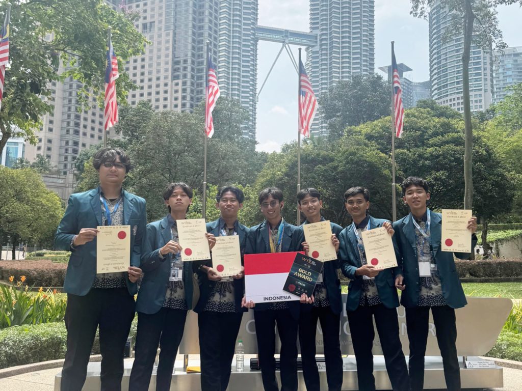 Mahasiswa Antropologi Sosial FIB Undip yang tergabung dalam Tim Insani Undip sukses meraih Medali Emas di Kompetisi Internasional World Young Inventors Exhibition (WYIE).
