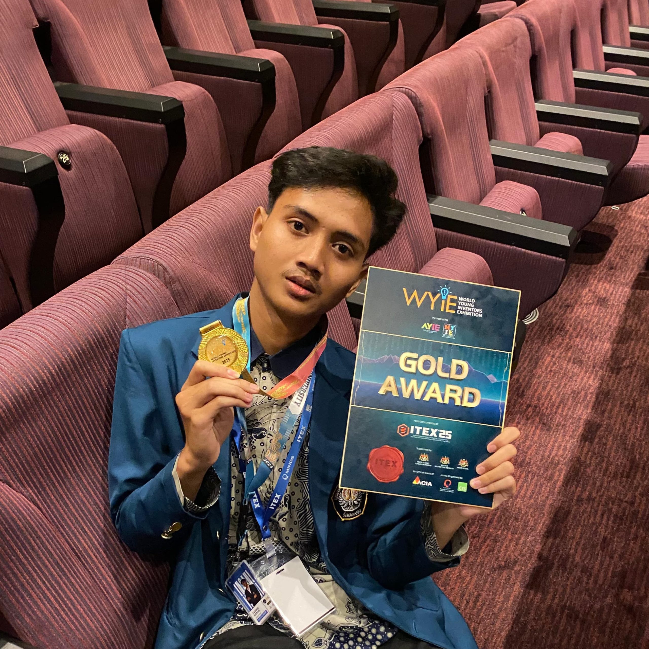 Mahasiswa Antropologi Sosial FIB Undip yang tergabung dalam Tim Insani Undip sukses meraih Medali Emas di Kompetisi Internasional World Young Inventors Exhibition (WYIE).