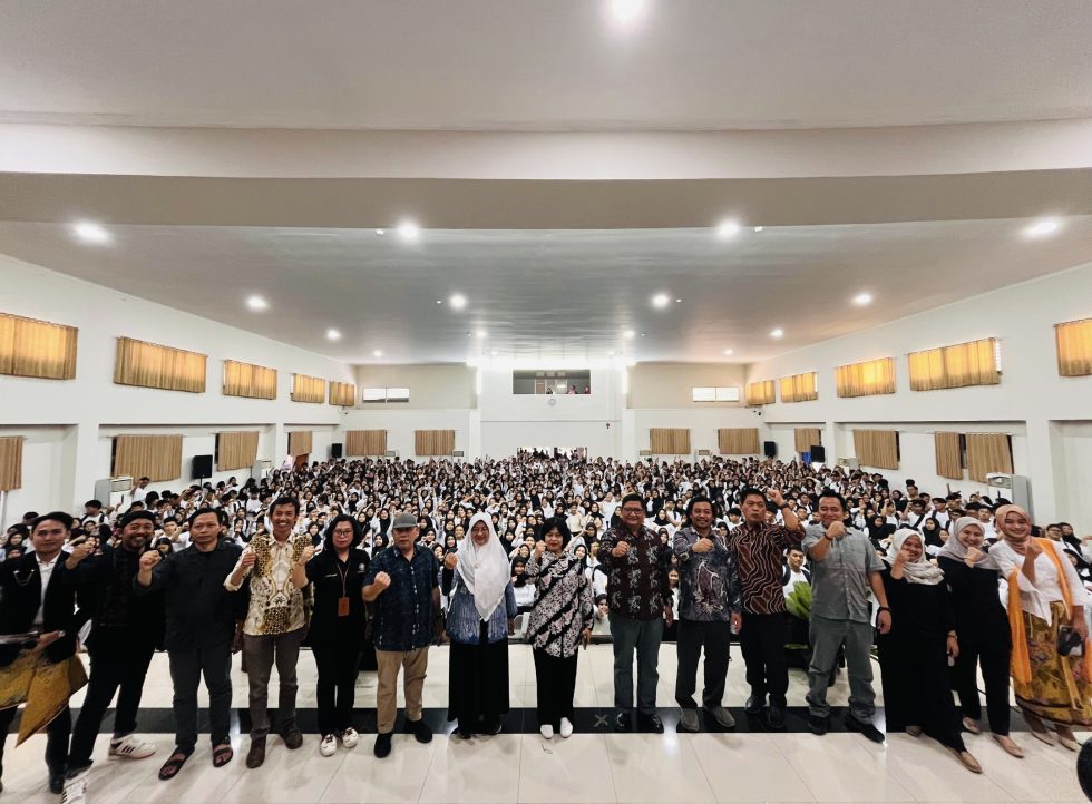 1.209 Mahasiswa Baru Resmi Selesaikan PKKMB 2025 FIB Undip: Siap Ukir Prestasi di Kampus Budaya
