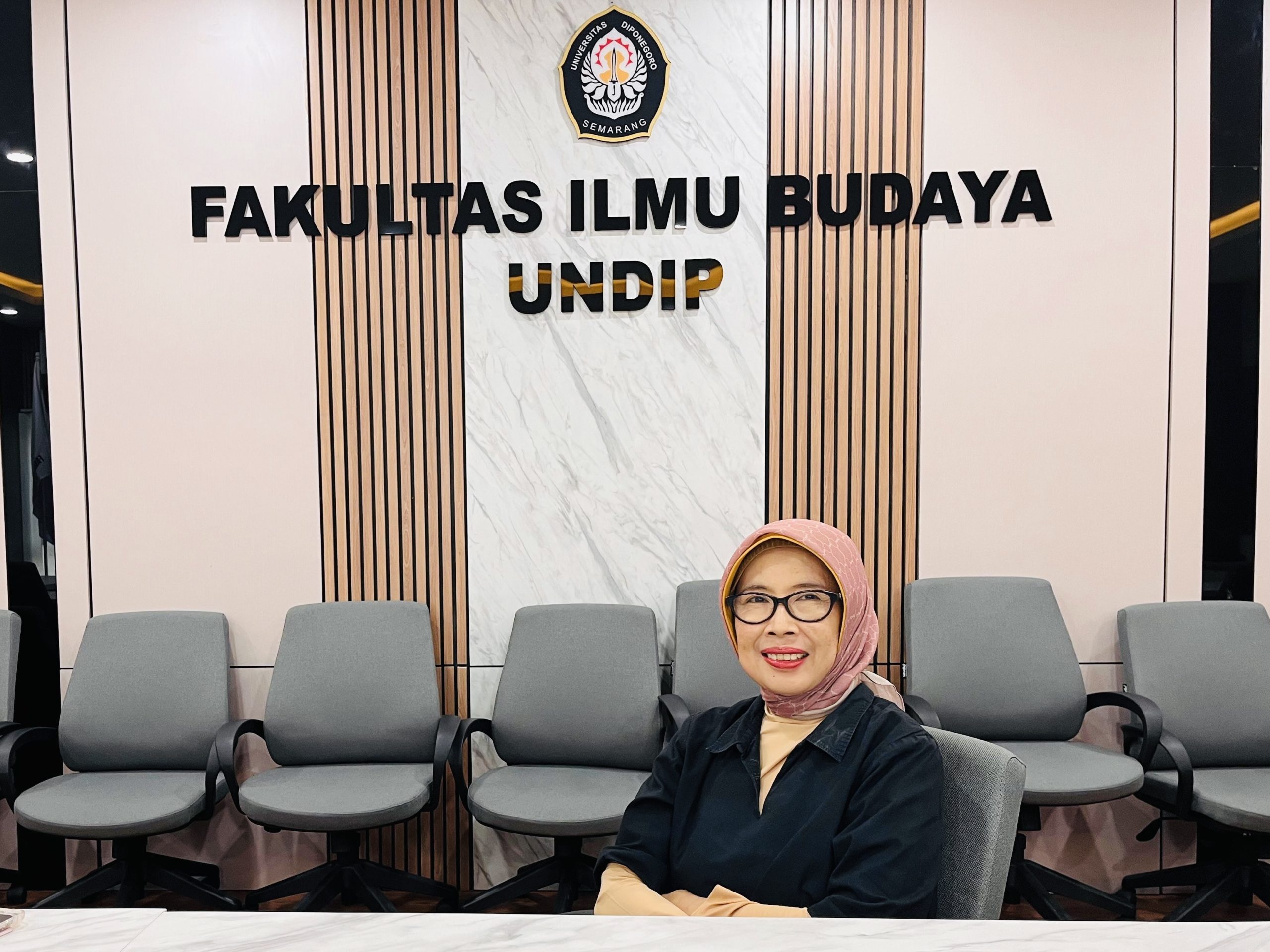 Analisis Wacana Kritis: Mengungkap Kuasa di Balik Bahasa Bersama Dosen FIB Undip, Dr. Dra. Nurhayati, M.Hum.